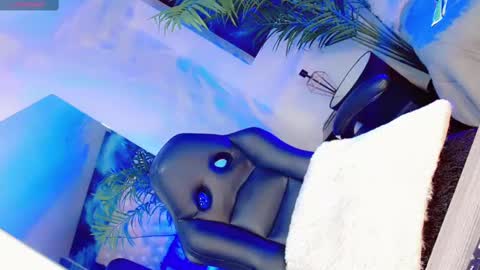 Manuela Kingsley online show from March 2025 06:05:02 PM