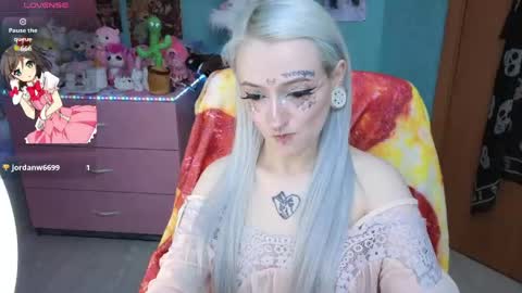 Manuela online show from April 2026 09:39:33 PM