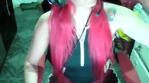 Manu Escarlate online show from February 2025 04:43:01 AM