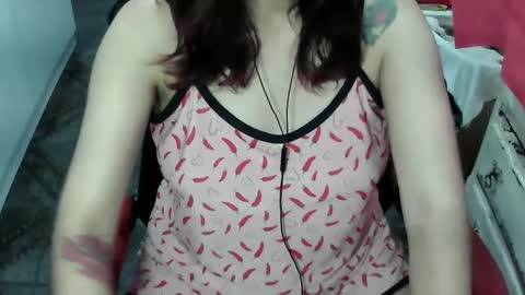 Manu Escarlate online show from March 2026 03:33:01 AM