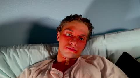 Snapshot of manxoliday chatting on November 2025 07:25:02 PM manxoliday online show from November 2025 07:25:02 PM