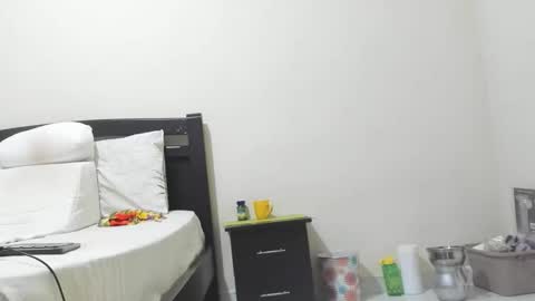 Mara online show from November 2025 01:54:02 PM