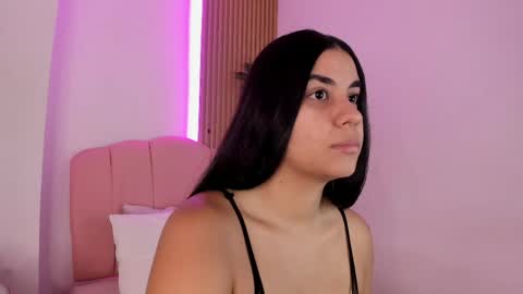 Mara online show from April 2026 07:58:02 PM