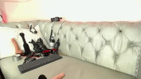 Snapshot of mara_blake__ chatting on April 2026 09:40:02 PM Mara online show from April 2026 09:40:02 PM