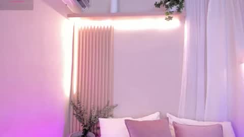 Snapshot of mara_brooks chatting on December 2025 01:10:01 AM Mara online show from December 2025 01:10:01 AM