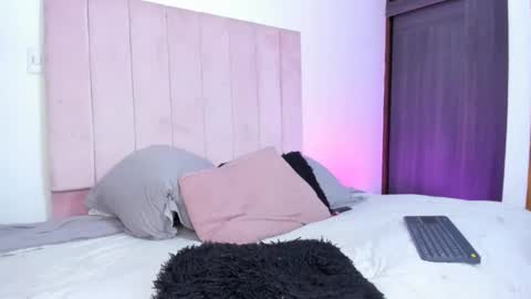 Mara  online show from January 2025 11:56:01 PM