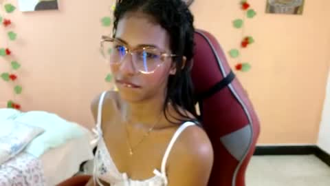 Snapshot of mara_summer chatting on May 2026 01:17:01 PM Mara 3 online show from May 2026 01:17:01 PM