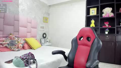 Snapshot of mara_summerr chatting on June 2026 12:32:02 AM mara_summerr online show from June 2026 12:32:02 AM