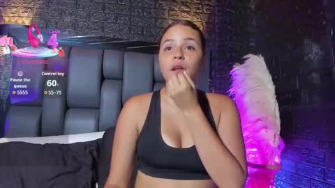 maraa_rivera online show from October 2025 07:09:02 PM