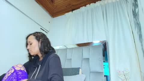 maraa_x online show from April 2026 11:48:01 AM