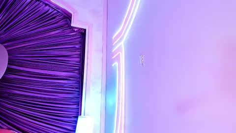 maralinette22 online show from October 2025 11:30:01 AM