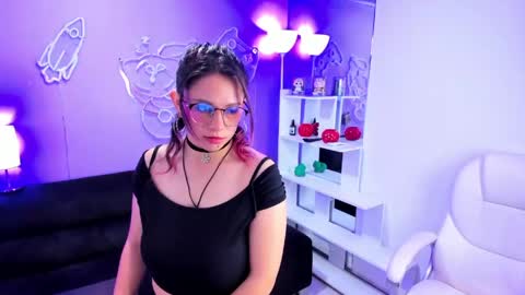 Snapshot of maramartinez_ chatting on May 2026 06:23:02 PM maramartinez_ online show from May 2026 06:23:02 PM