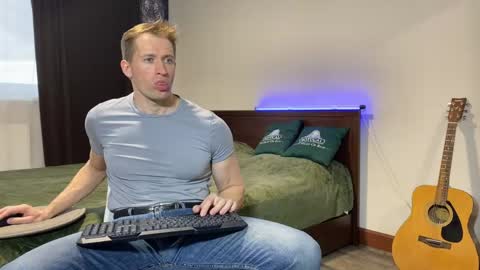 alex marvelxx online show from April 2026 03:01:01 PM