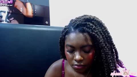 Snapshot of marcelagreyy chatting on November 2025 09:25:02 PM MARCELA online show from November 2025 09:25:02 PM