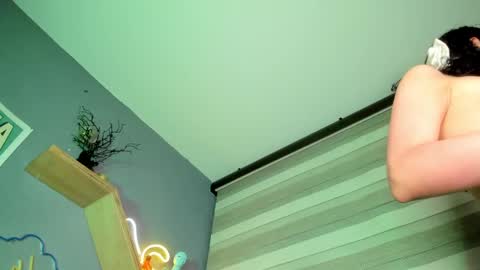 Snapshot of marcelinee__ chatting on December 2024 11:23:02 AM Marce  online show from December 2024 11:23:02 AM