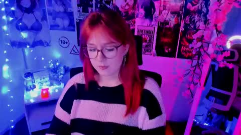 Snapshot of margaret_red chatting on November 2025 11:31:02 AM Margaret online show from November 2025 11:31:02 AM