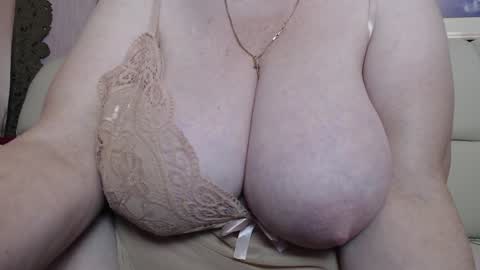 Snapshot of margieevans chatting on December 2024 04:36:01 PM MargieCheerful kind and affectionate online show from December 2024 04:36:01 PM