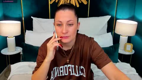 Snapshot of margobloom chatting on December 2025 12:25:01 PM Margo online show from December 2025 12:25:01 PM