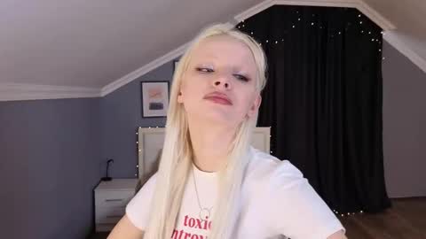 Milena online show from February 2026 09:10:02 AM