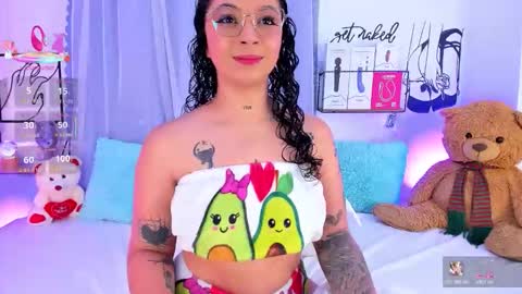 Mari Sweett  online show from November 2025 06:34:02 PM