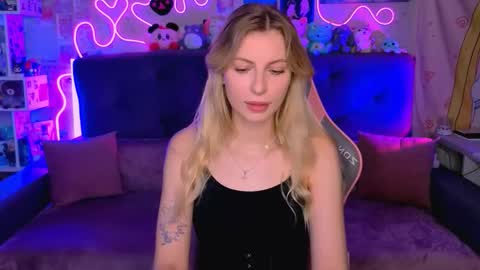 Maria online show from November 2025 04:59:02 AM