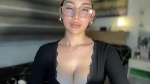 Sopia Nicart online show from February 2025 11:43:01 AM