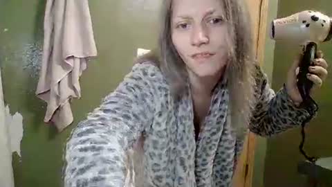 Snapshot of mariamaybe24 chatting on March 2025 09:15:01 PM Mariah online show from March 2025 09:15:01 PM