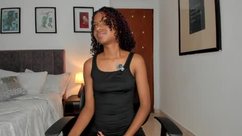 Snapshot of marian_nn chatting on April 2026 01:42:02 AM Mariana online show from April 2026 01:42:02 AM