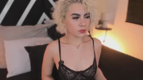 Marian online show from December 2025 03:02:02 AM