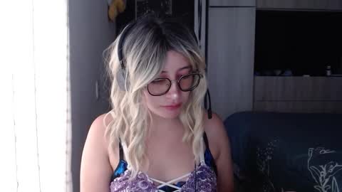 Mariana online show from September 2025 07:15:02 PM