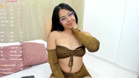 Snapshot of mariana_allen chatting on December 2024 06:33:01 AM Mariana Allen online show from December 2024 06:33:01 AM