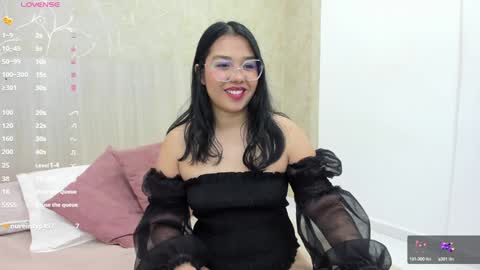Snapshot of mariana_allen chatting on January 2025 03:59:01 AM Mariana Allen online show from January 2025 03:59:01 AM
