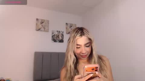 Snapshot of mariana_es chatting on June 2026 09:59:01 PM Mariana online show from June 2026 09:59:01 PM