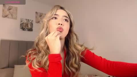 Snapshot of mariana_es chatting on July 2026 02:07:01 AM Mariana online show from July 2026 02:07:01 AM