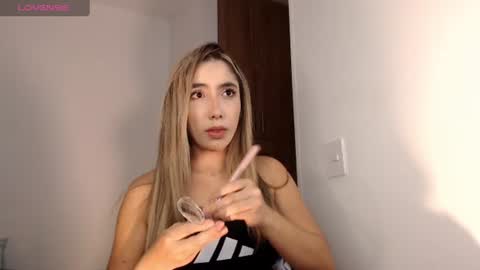 Snapshot of mariana_es chatting on August 2026 02:48:02 AM Mariana online show from August 2026 02:48:02 AM