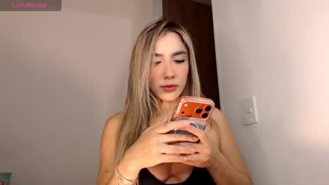 Snapshot of mariana_es chatting on August 2026 03:23:02 AM Mariana online show from August 2026 03:23:02 AM