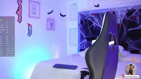 Mariana  online show from October 2025 07:32:01 PM