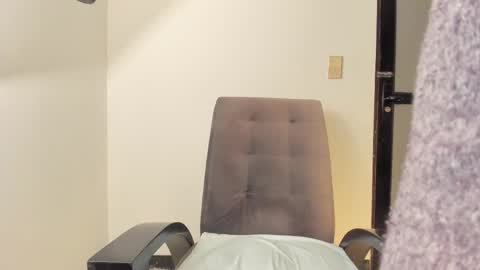 Mariana  online show from December 2025 02:10:02 PM