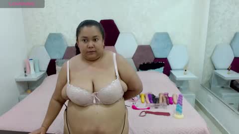 mariana online show from February 2025 09:58:01 PM