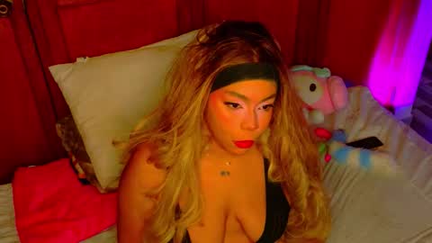 Mariana Prada online show from November 2025 07:00:02 AM