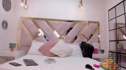 Snapshot of marianee_rousse chatting on October 2025 10:58:02 PM Marianee Rousse online show from October 2025 10:58:02 PM