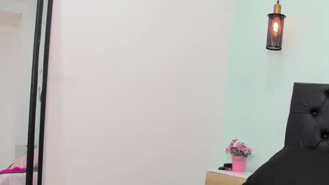 Snapshot of marianee_rousse chatting on November 2025 12:51:02 PM Marianee Rousse online show from November 2025 12:51:02 PM