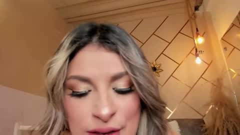 Snapshot of marianeporter_ chatting on November 2025 03:05:01 AM marianeporter online show from November 2025 03:05:01 AM