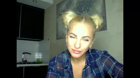 Snapshot of marianna1977 chatting on October 2025 08:08:01 PM marianna1977 online show from October 2025 08:08:01 PM