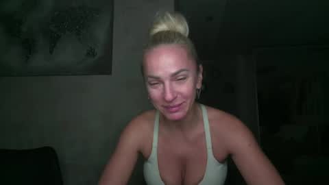 Snapshot of marianna1977 chatting on October 2025 07:01:02 PM marianna1977 online show from October 2025 07:01:02 PM