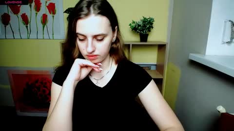 Snapshot of mariatess_ chatting on March 2025 12:43:01 PM Mariia online show from March 2025 12:43:01 PM