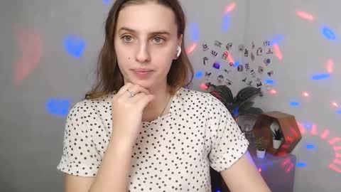 Snapshot of mariatess_ chatting on November 2025 01:23:02 PM Mariia online show from November 2025 01:23:02 PM