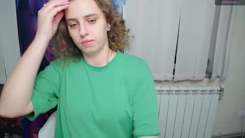 Snapshot of mariatess_ chatting on November 2025 12:03:01 PM Mariia online show from November 2025 12:03:01 PM