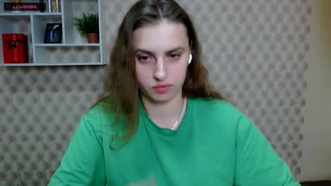 Snapshot of mariatess_ chatting on November 2025 12:53:02 PM Mariia online show from November 2025 12:53:02 PM