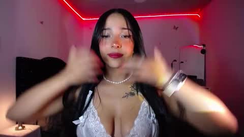 Snapshot of marie_daved chatting on January 2025 05:18:02 AM Nicolle online show from January 2025 05:18:02 AM